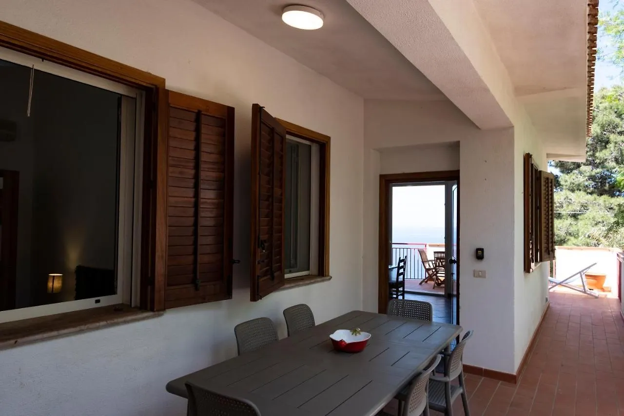 Villa Gina con vista mozzafiato sul golfo di Macari 0*,  Italia